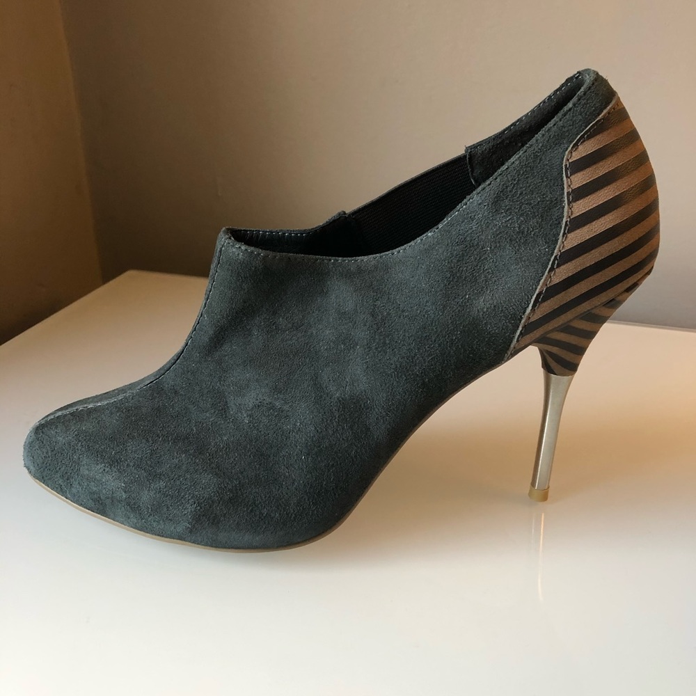 Original Michael Grey Women’s Shoe Size 8